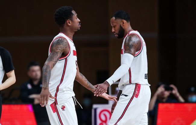 博斯：很惊讶曼城放走阿尔瓦雷斯；我与西蒙尼执教理念相反（博斯：曼城放走阿尔瓦雷斯让我意外；我的执教风格与西蒙尼截然相反）