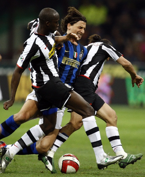 传奇！老将阿斯帕斯西甲400场里程碑之夜送助攻斩皇马（阿斯帕斯西甲第400场里程碑之夜送助攻，助队斩皇马）