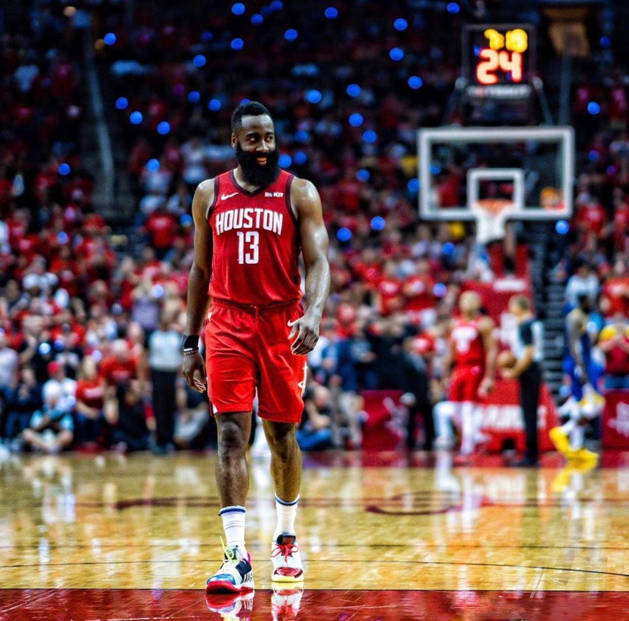 泰州主帅：苏超开赛阶段曾在凌晨接到愤怒球迷打来的质问电话（泰州主帅称苏超初期曾深夜接到愤怒球迷质问来电）