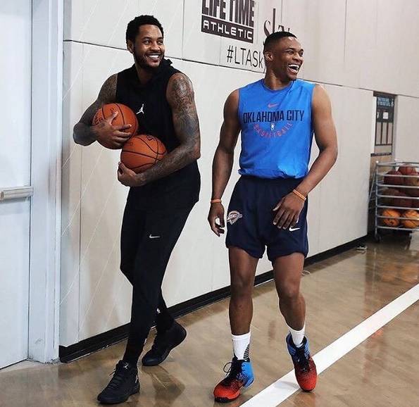 报价超十亿英镑，英媒：派拉蒙获得四年在英国的欧冠转播权（英媒称派拉蒙斥资逾10亿英镑拿下英国欧冠四年转播权）