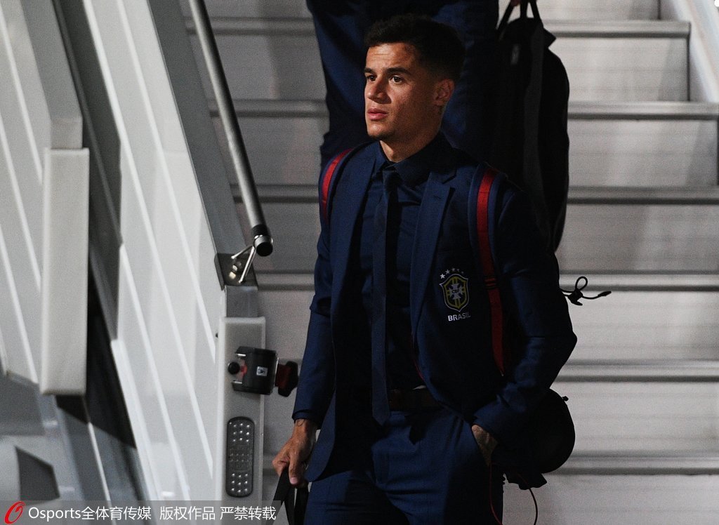 年年欧冠失误染红，这集我看过…巴萨客场不敌切尔西！（欧冠再现失误+红牌，似曾相识！巴萨客场负于切尔西）