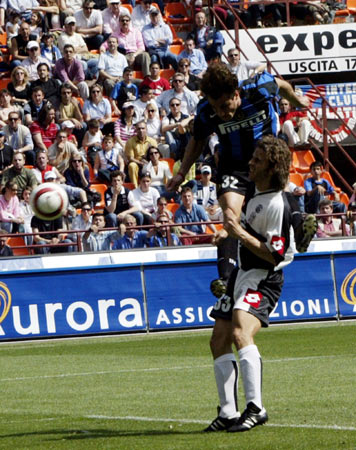 现在米兰是否会是联赛冠军头号热门？里奇：不能这么说（米兰是联赛夺冠最大热门？里奇：言之过早）