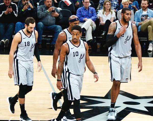 斯基拉：尤文派球探考察意大利20岁右后卫帕莱斯特拉（斯基拉：尤文派出球探考察20岁意大利右闸帕莱斯特拉）