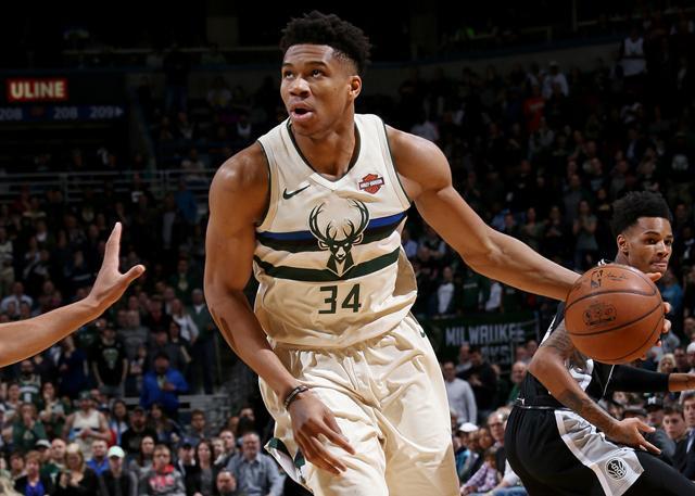 里昂15岁潜力中锋泽科维奇：崇拜哈兰德和DV9的左脚射手（里昂15岁中锋新星泽科维奇：左脚杀手，偶像哈兰德与DV9）