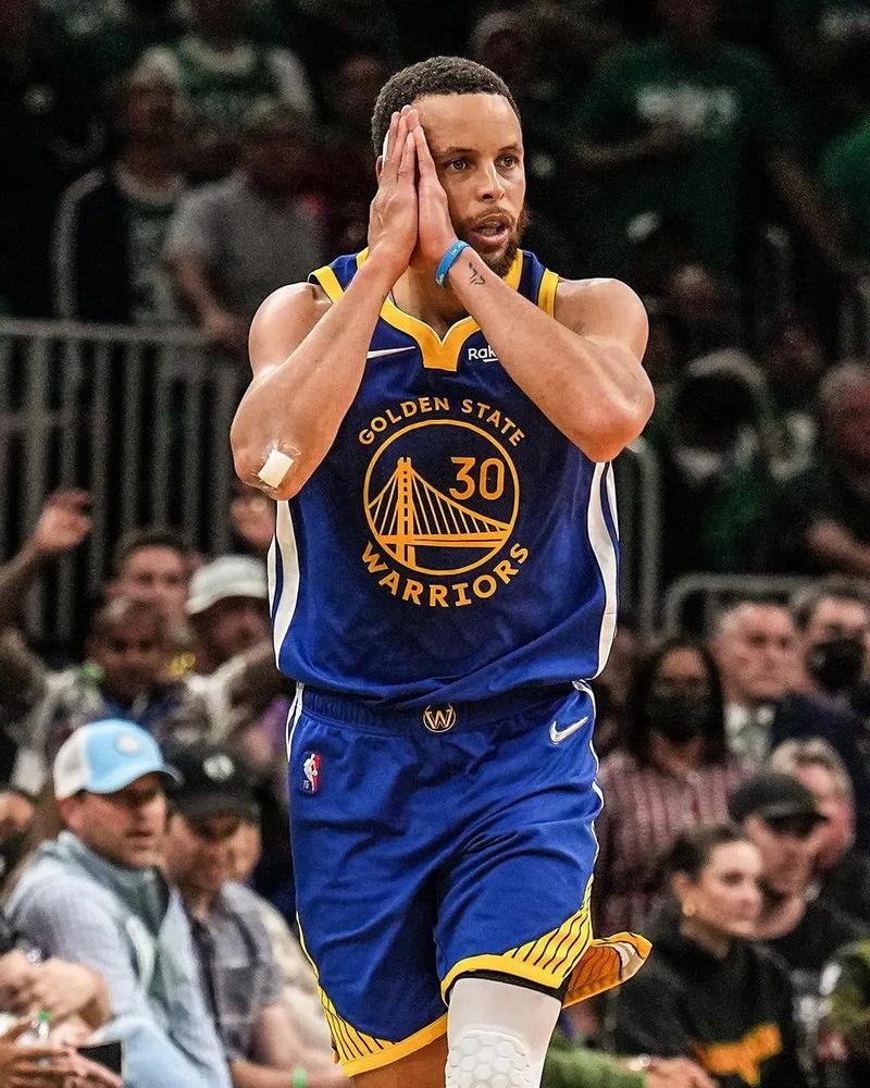 北马其顿新一期大名单：埃尔马斯领衔，英博外援阿利米在列（北马其顿最新国家队名单出炉：埃尔马斯压阵，英博外援阿利米入选）